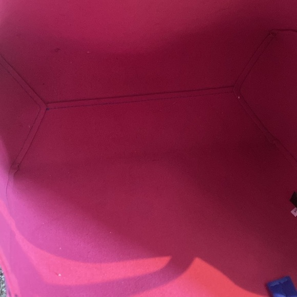 Macy’s Bright Blue Tote Bag Pink Interior - Picture 3 of 5
